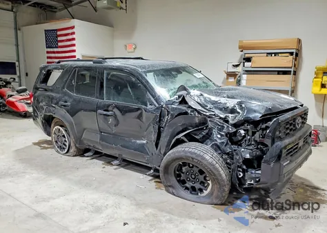 2025 Toyota 4Runner Limited из США, поврежденный, VIN JTEVB5BR5S5017662